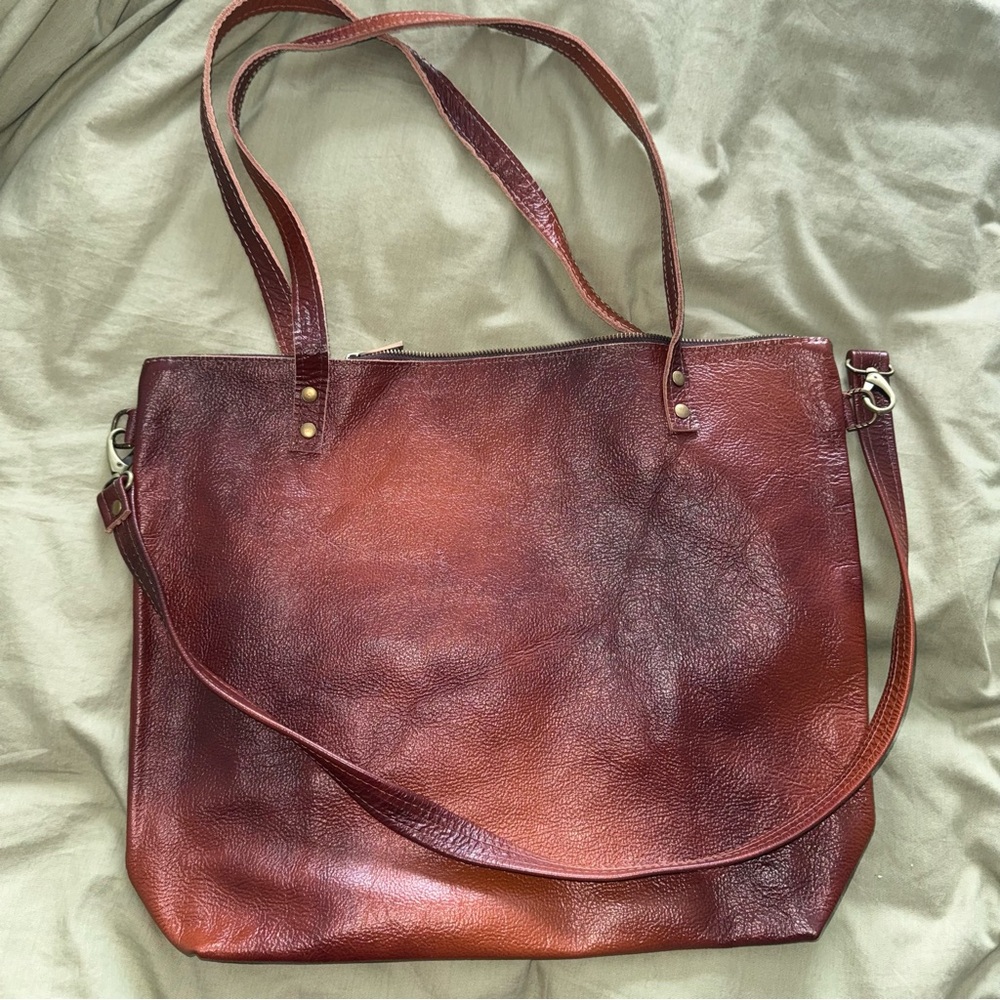 Oversized Leather Tote-Blended Browns with zippers. Lightweight!